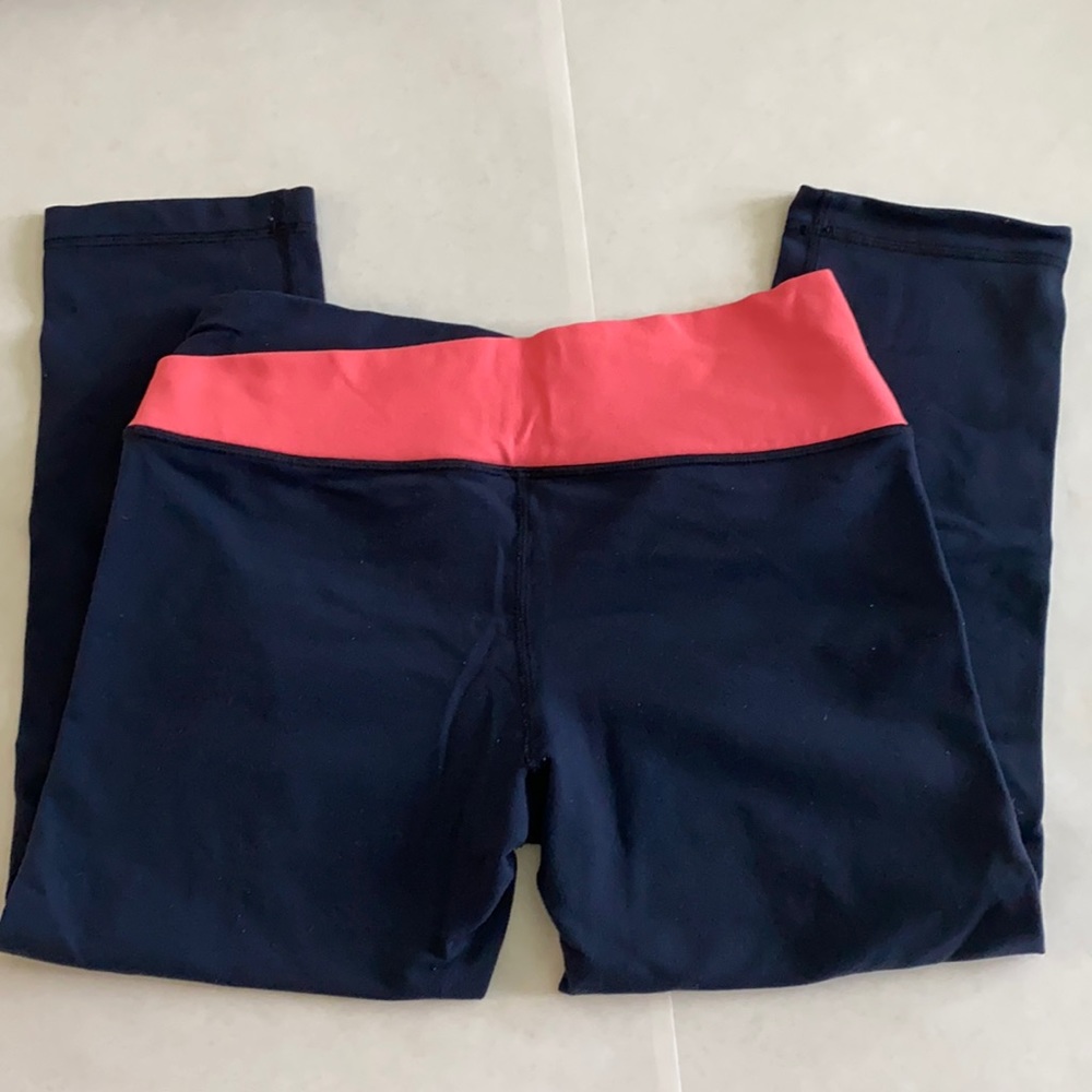 Lululemon navy capris
